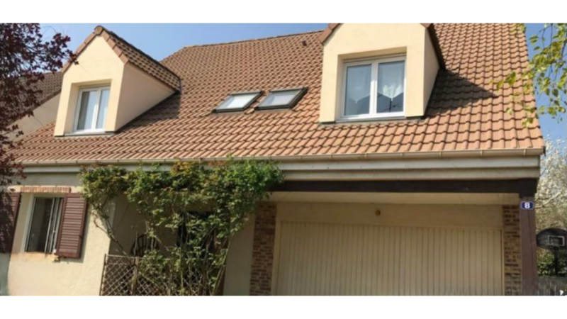 Entretien complet d’une toiture polluée par la mousse, les lichen ou le temps nettoyage sans produits nocifs à Cazères