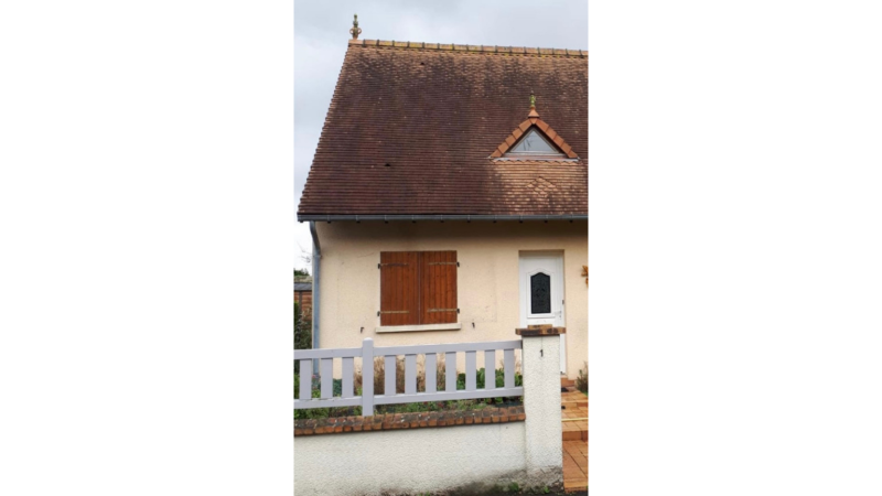 Nettoyage de toiture avec brosse et produit écologique sans chlore à Cazères : prix moyen constaté en Occitanie