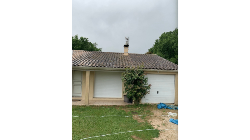 Entretien écologique contre mousse, lichen et pollution sur toiture tuiles en terre cuite à Saint-Gaudens : procédure complète