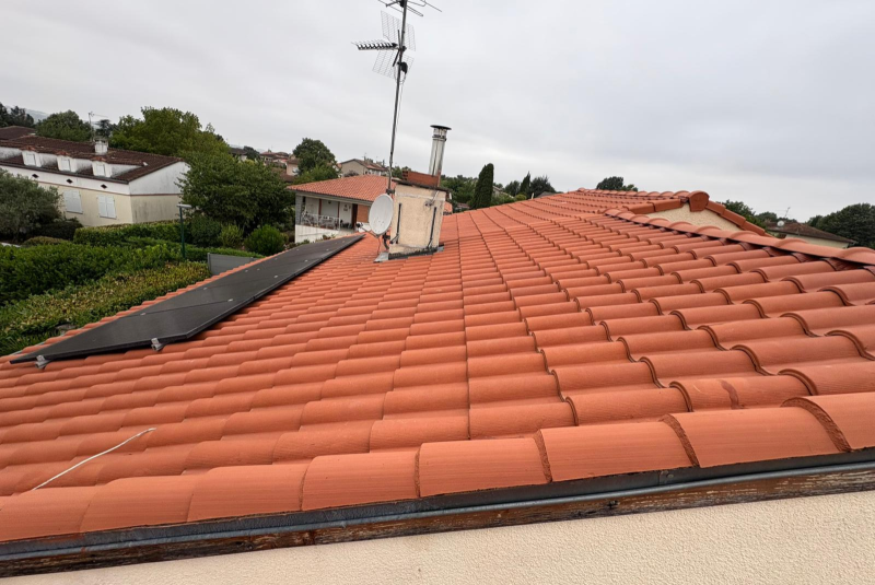 Démoussage de toiture à Saint Gaudens | Traitement anti-mousse efficace pour prolonger la durée de vie de votre couverture